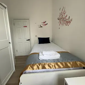 En-suite Single Guest house